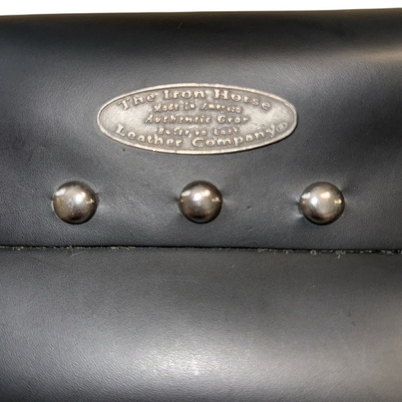 🌹THE IRON HORSE AUTHENTIC GEAR STUDDED MOTORCYCLE BAG - Picture 2 of 9
